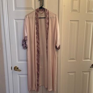 Jaclyn Smith Pink Robe with Patterned Trim XL NWT